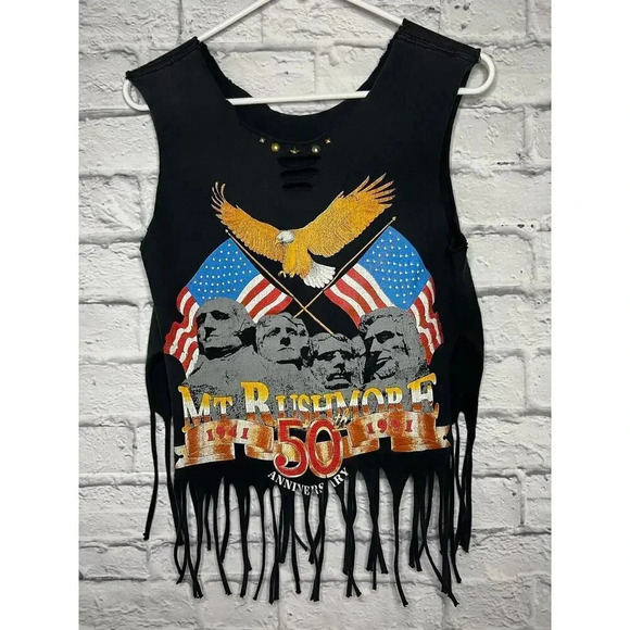 Vintage 90’s Mount Rushmore crop top size S. - Picture 1 of 7